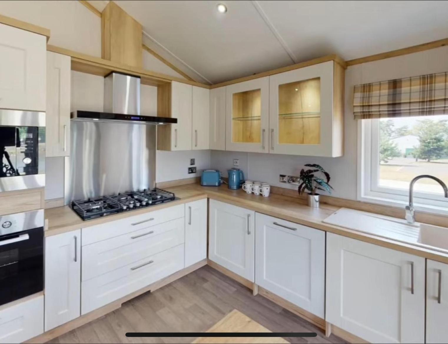 Golden Anchor - The Oakland Lodge - Coastal Caravan Breaks Chapel Saint Leonards Eksteriør bilde